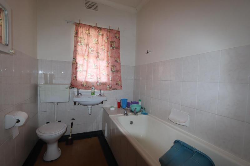 To Let 2 Bedroom Property for Rent in Lansdowne Western Cape